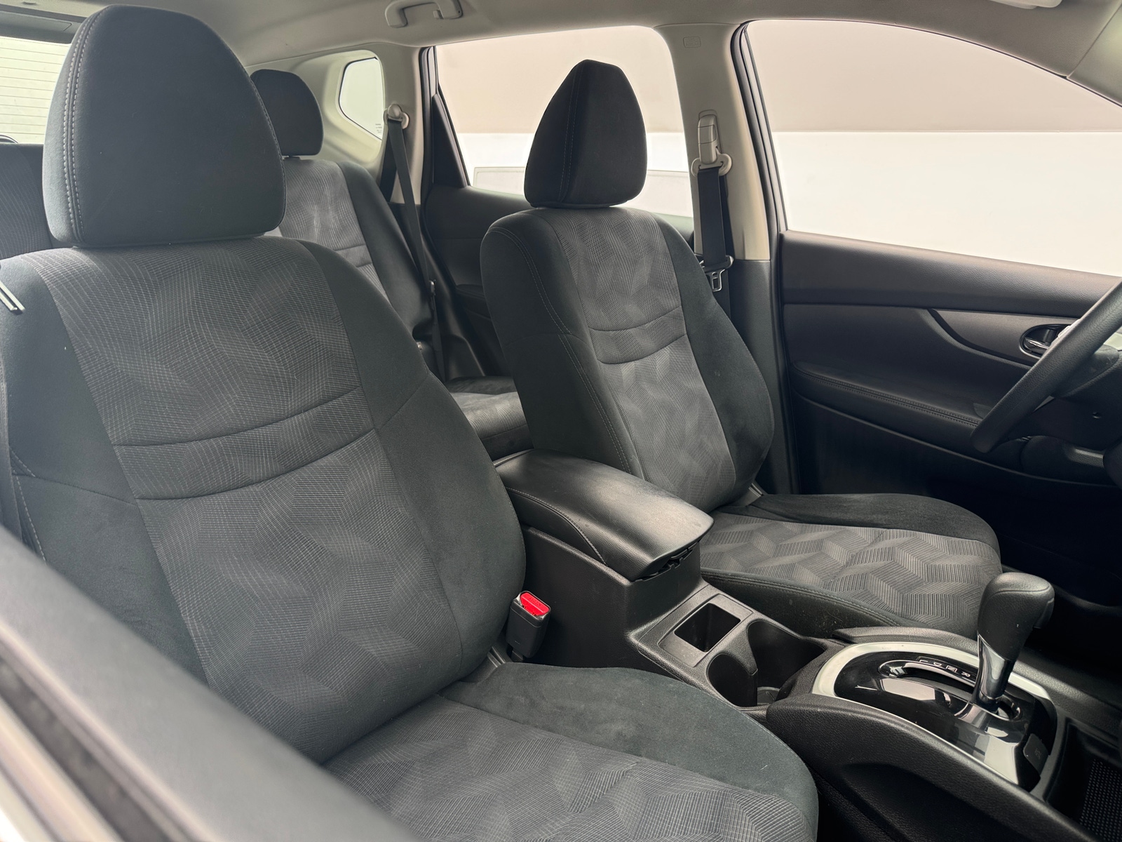 Thumbnail: 2016 Nissan Rogue - 2
