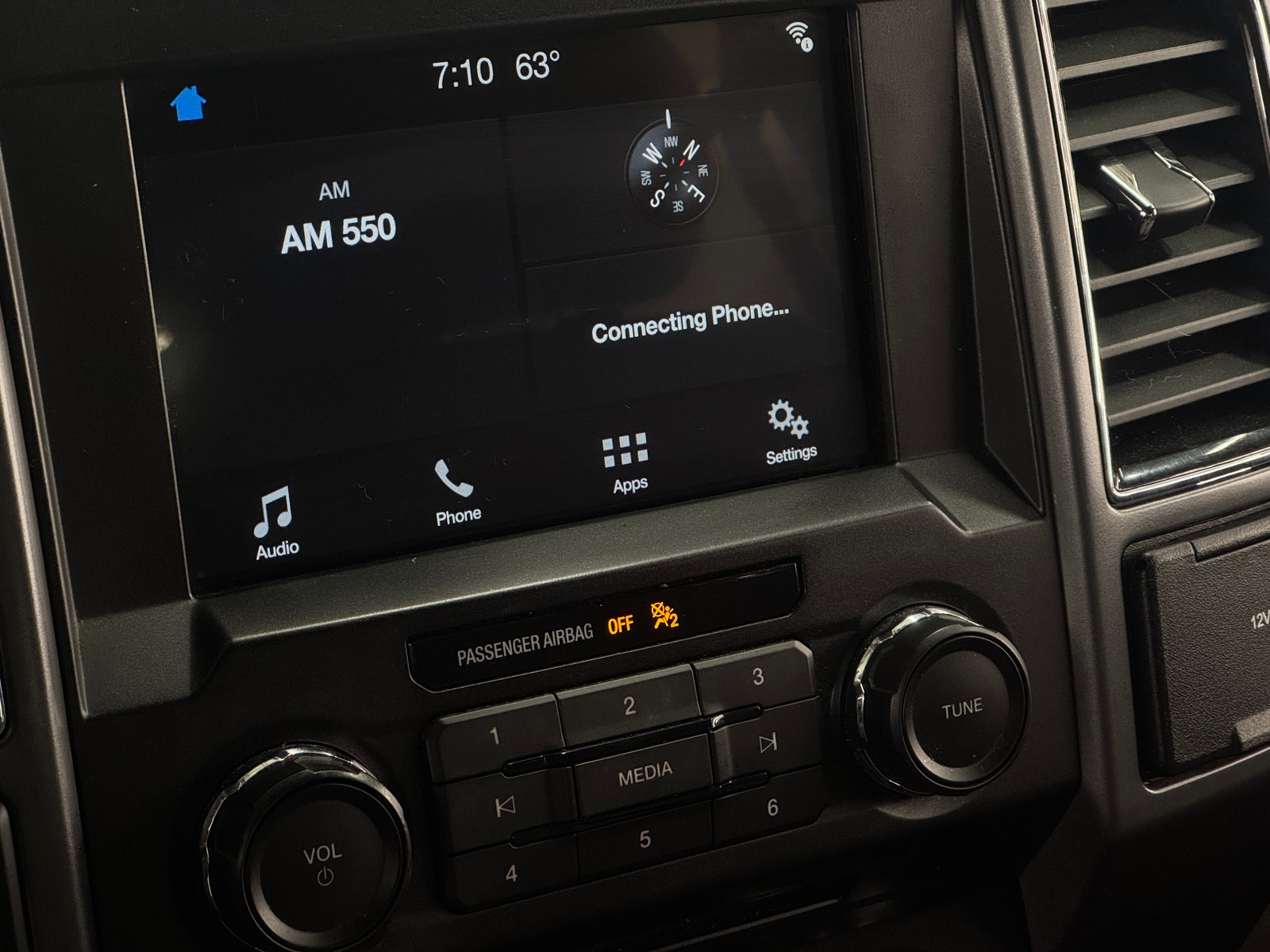 Thumbnail: 2018 Ford Econoline - 4