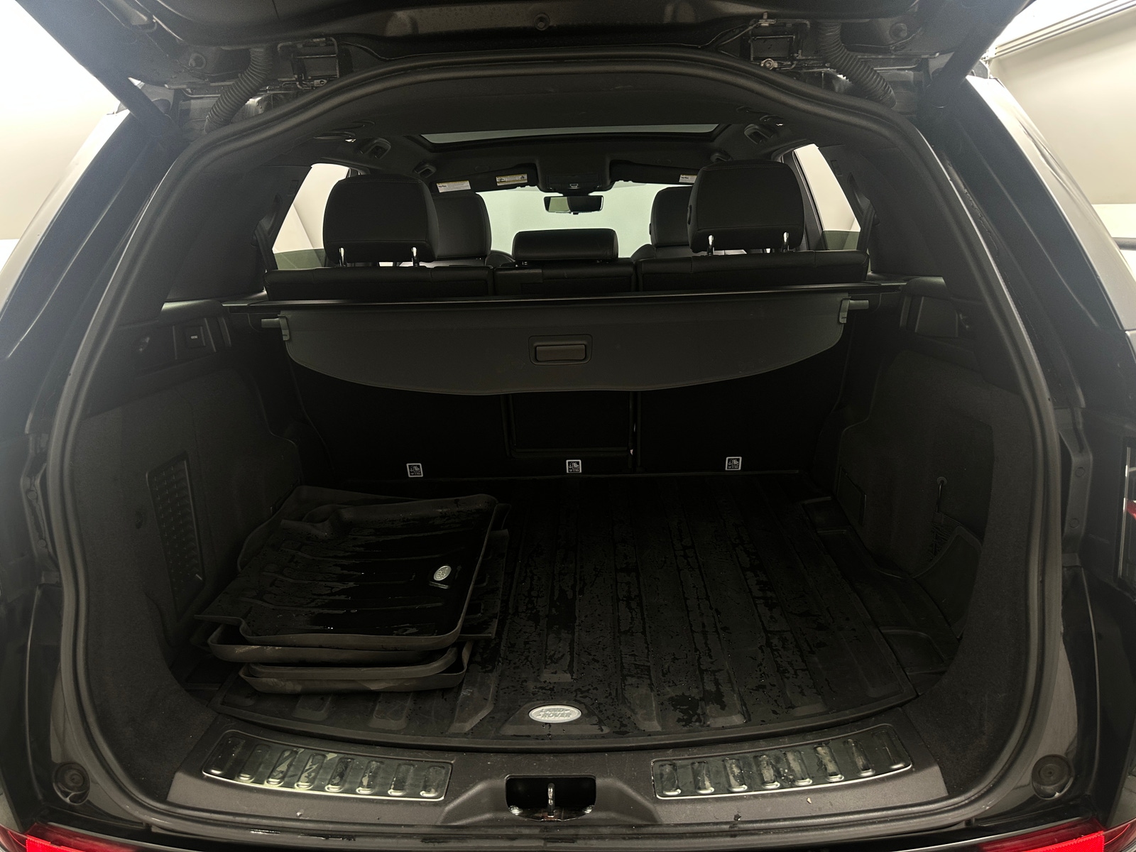 Thumbnail: 2021 Land Rover Discovery Sport - 6
