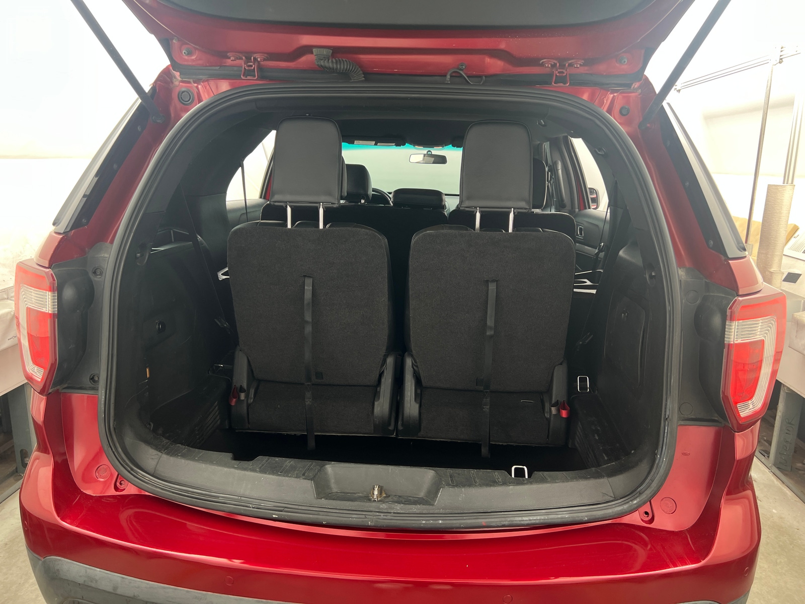 Thumbnail: 2016 Ford Explorer - 7