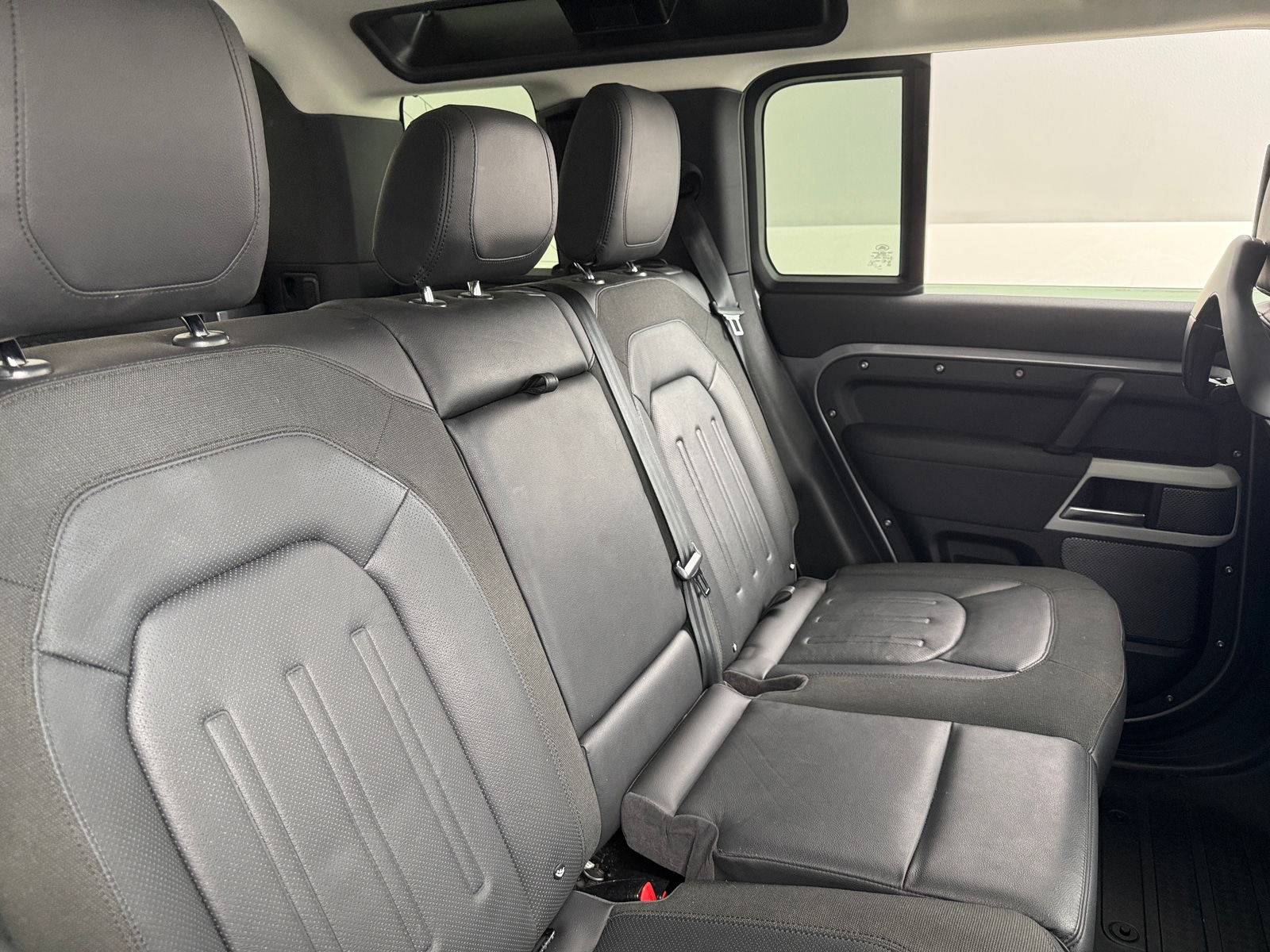 Thumbnail: 2020 Land Rover Defender - 5