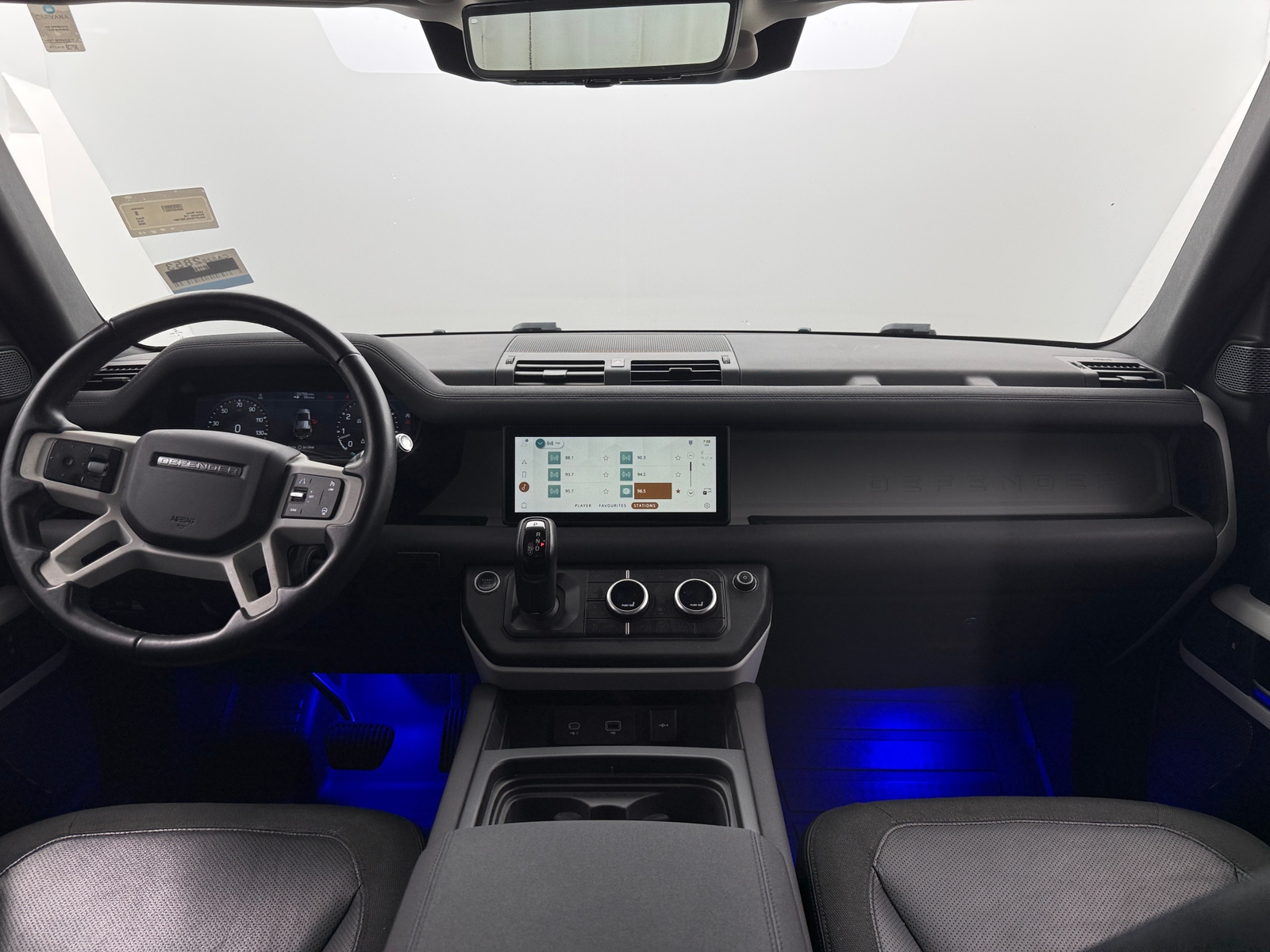 Thumbnail: 2020 Land Rover Defender - 2