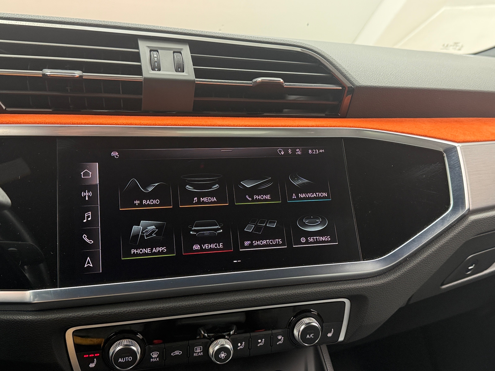 Thumbnail: 2019 Audi Q3 - 3
