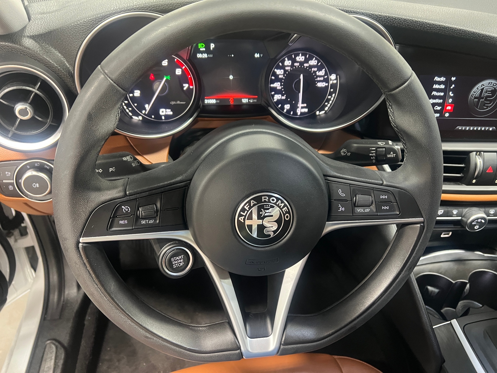 Thumbnail: 2017 Alfa Romeo Giulia - 4