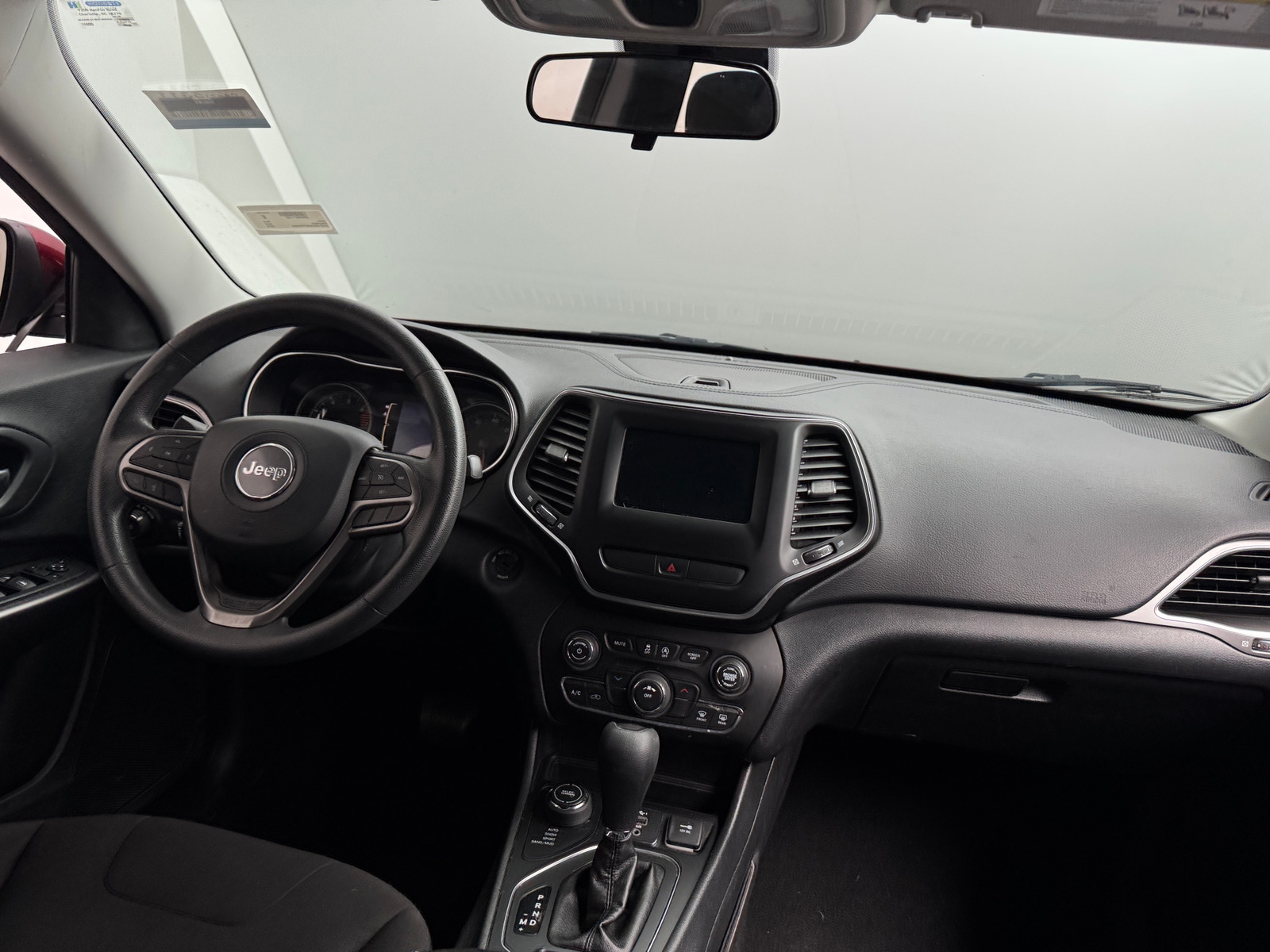 Thumbnail: 2019 Jeep Cherokee - 3
