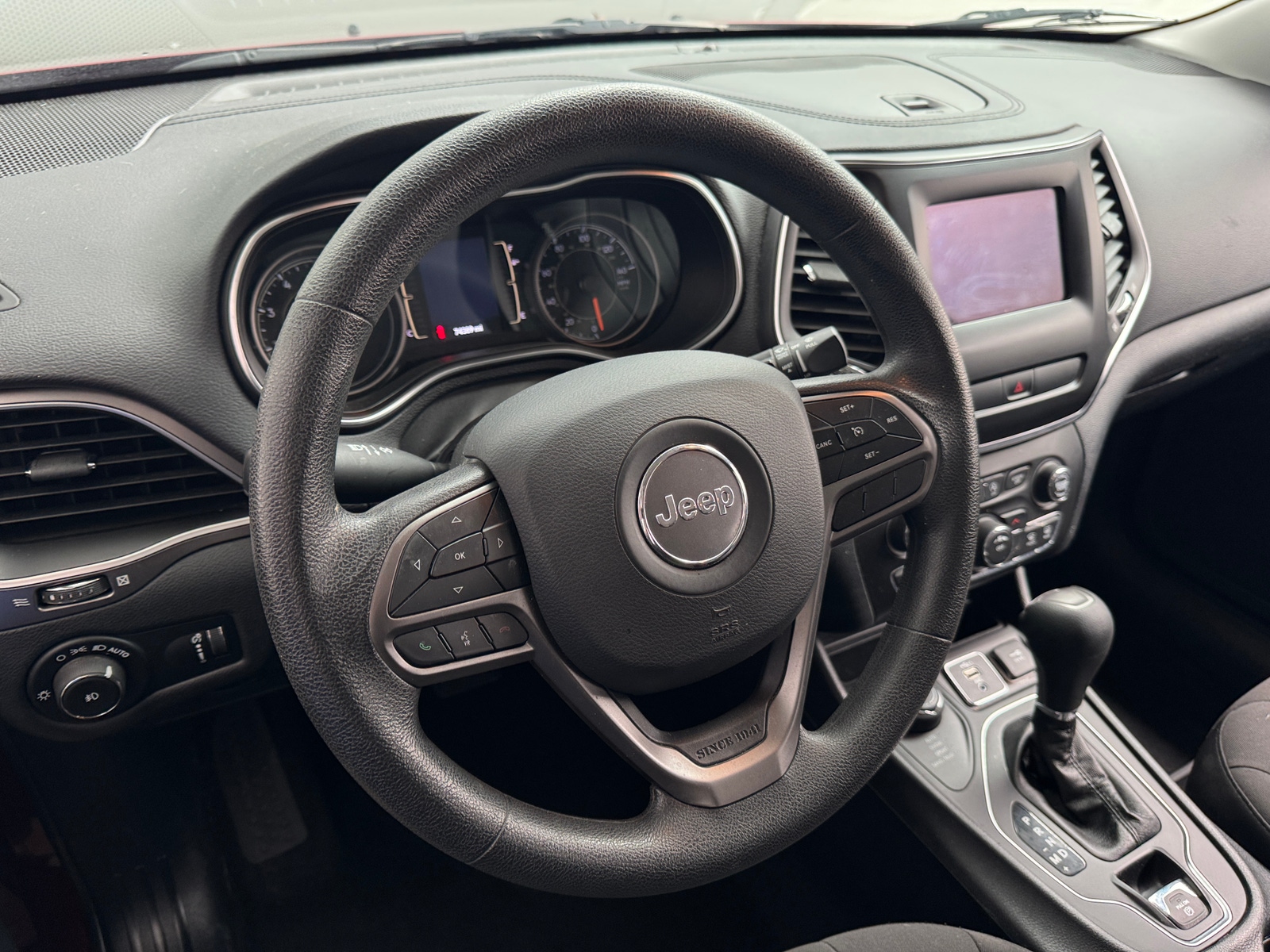 Thumbnail: 2019 Jeep Cherokee - 5