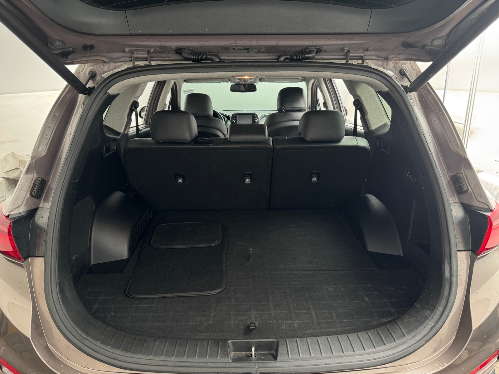 Thumbnail: 2019 Hyundai Santa Fe - 6