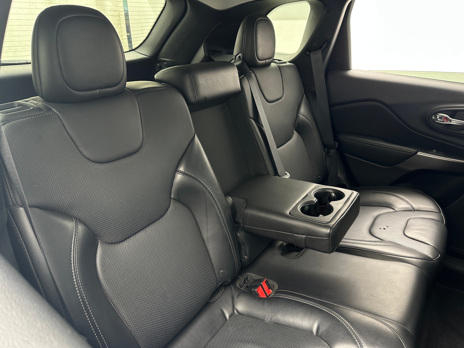 Thumbnail: 2019 Jeep Cherokee - 5