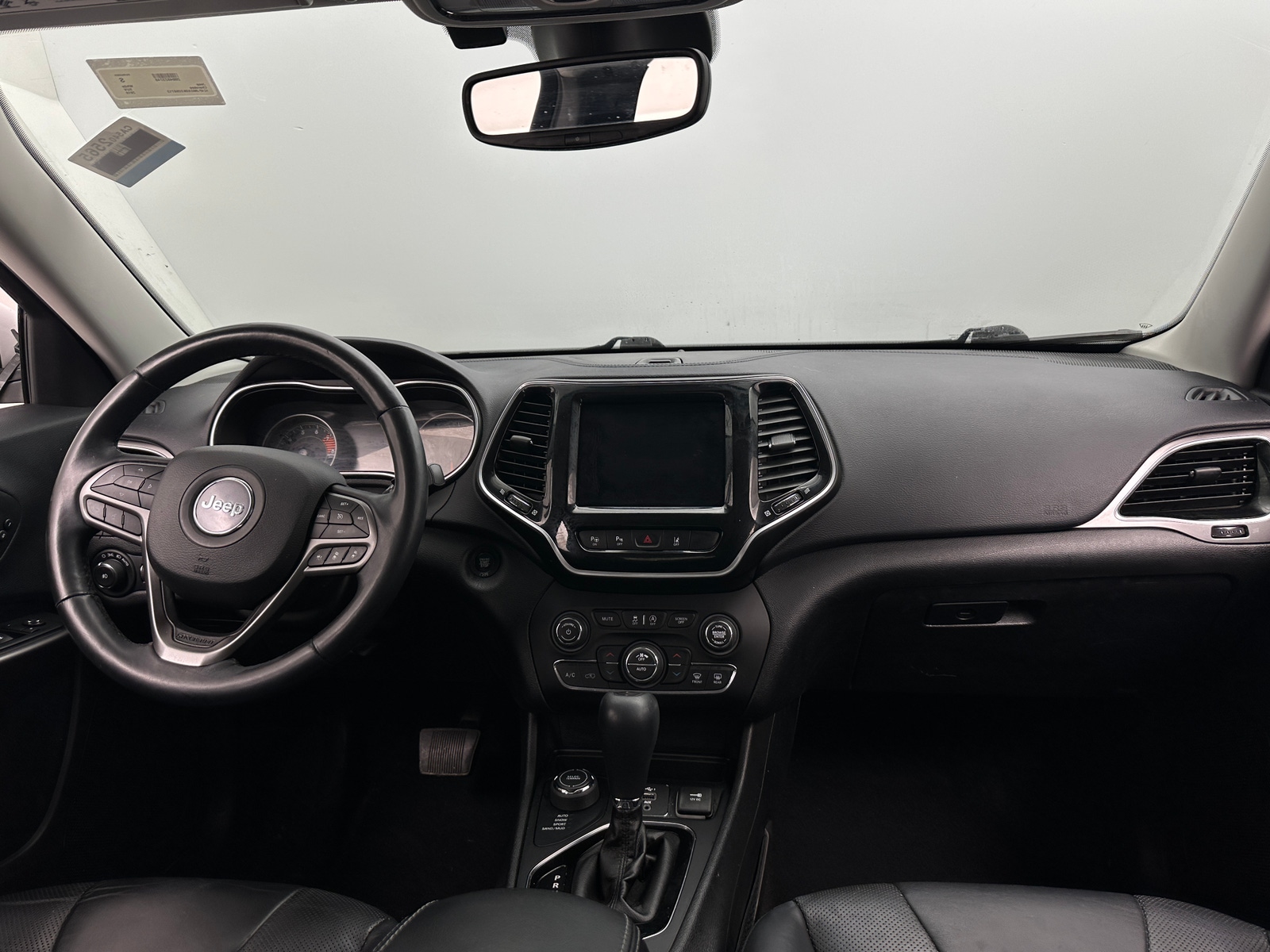 Thumbnail: 2019 Jeep Cherokee - 2
