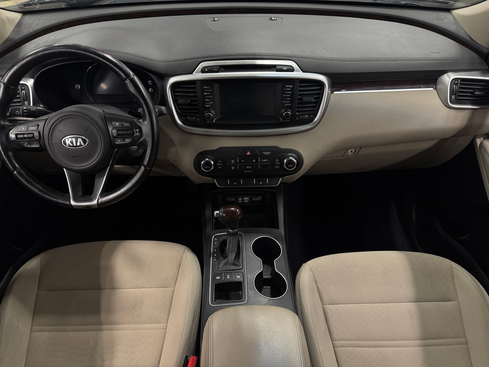 Thumbnail: 2017 Kia Sorento - 3