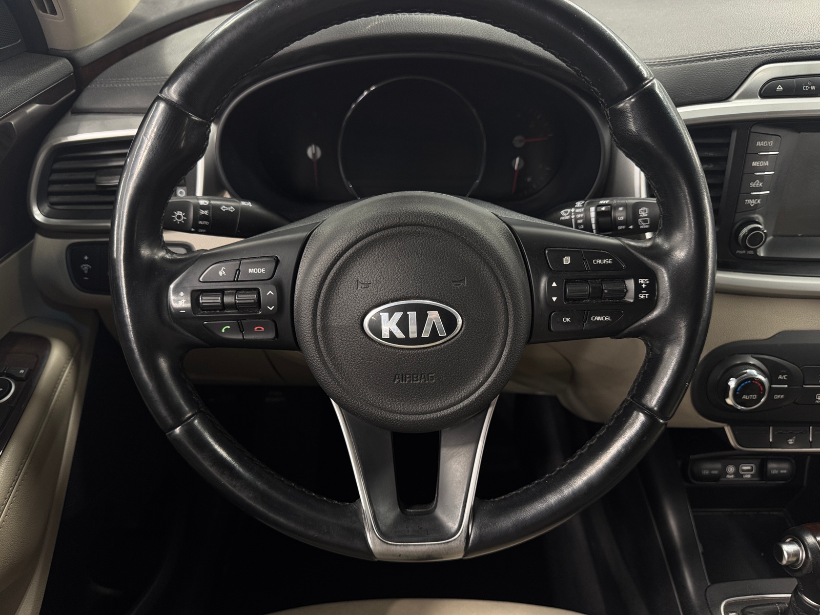 Thumbnail: 2017 Kia Sorento - 5