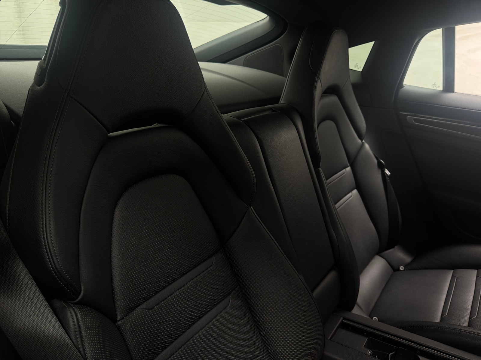 Thumbnail: 2018 Porsche Panamera - 5