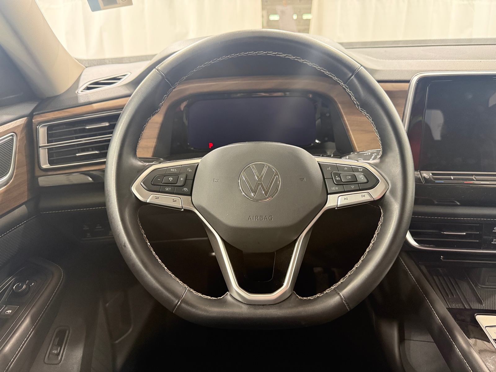 Thumbnail: 2025 Volkswagen Atlas - 4