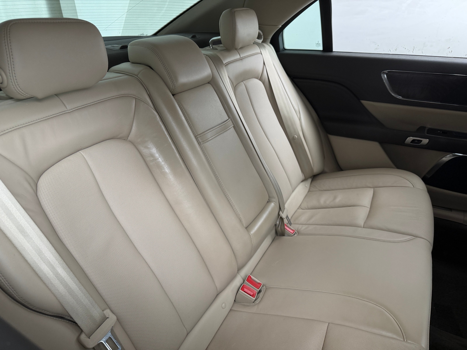 Thumbnail: 2017 Lincoln Continental - 5