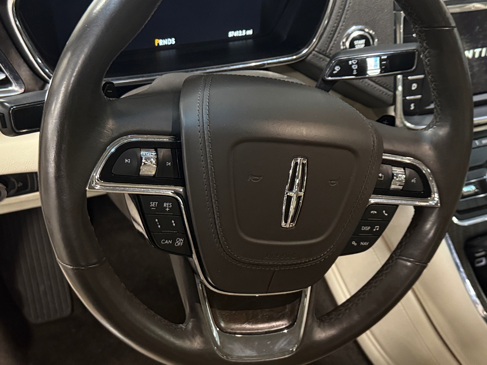 Thumbnail: 2017 Lincoln Continental - 4