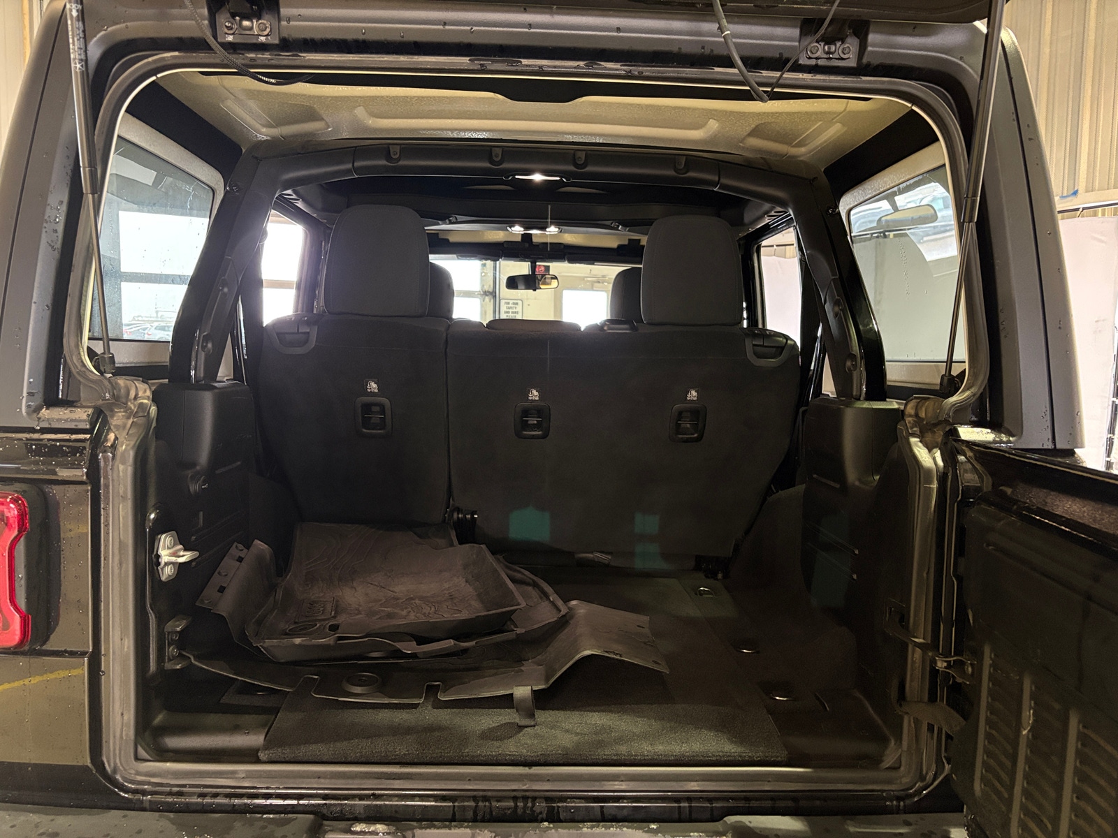 Thumbnail: 2020 Jeep Wrangler - 7