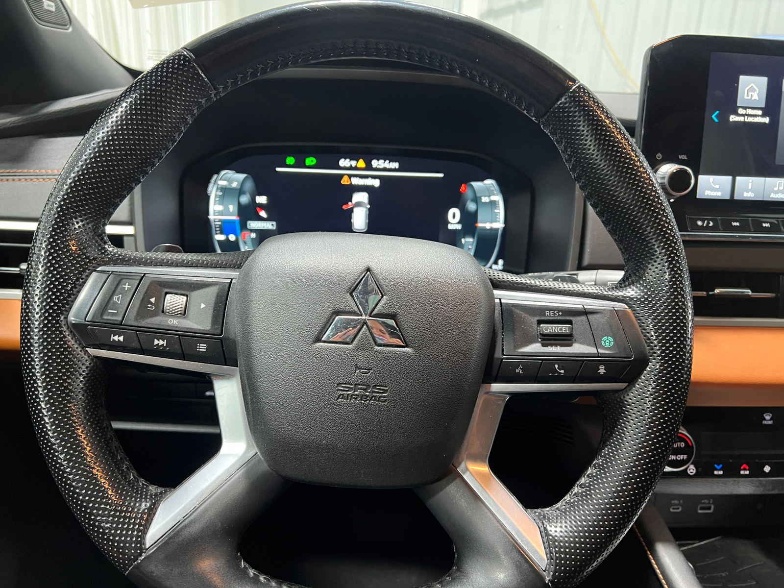Thumbnail: 2022 Mitsubishi Outlander - 4