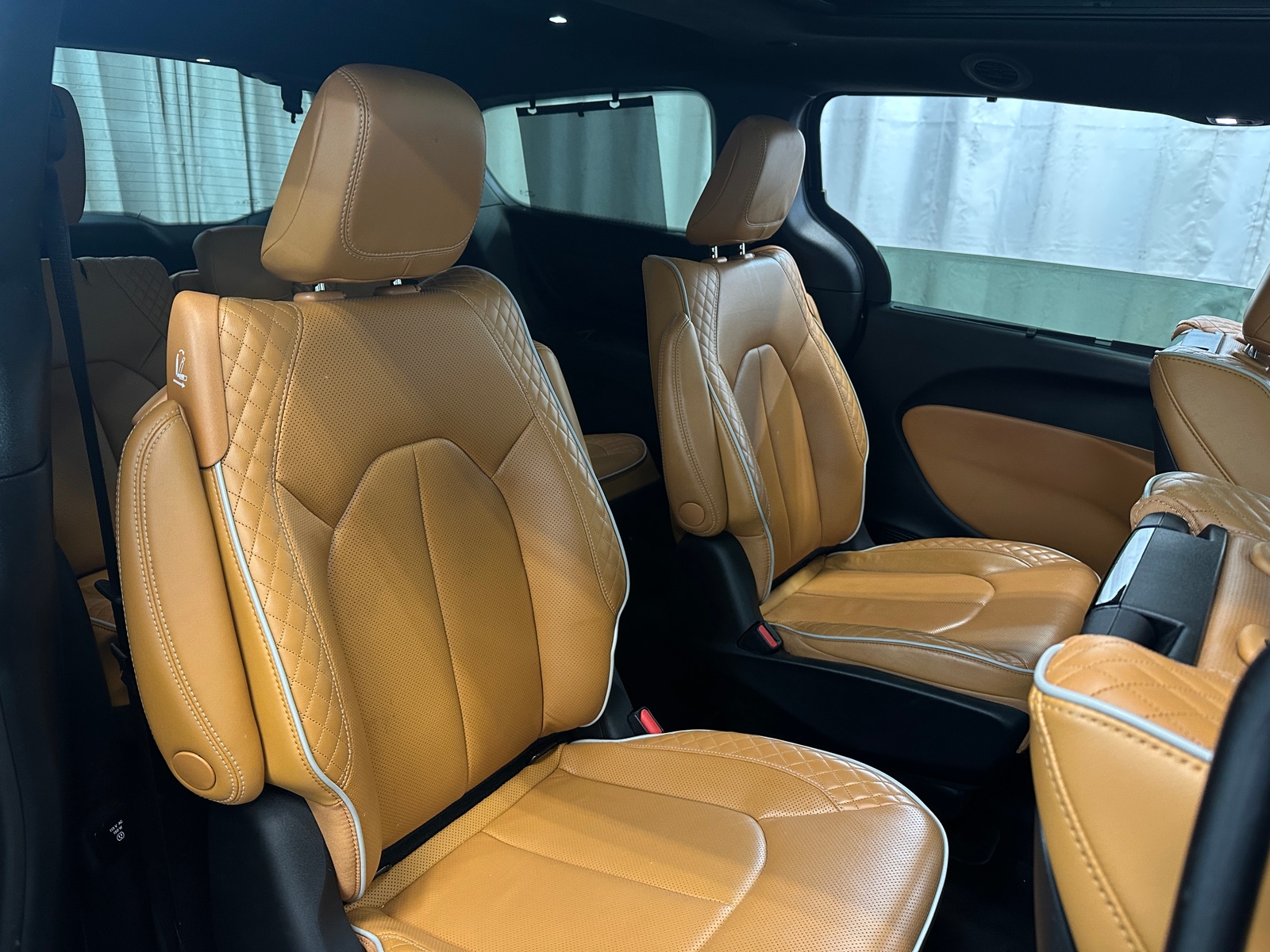 Thumbnail: 2022 Chrysler Pacifica - 5