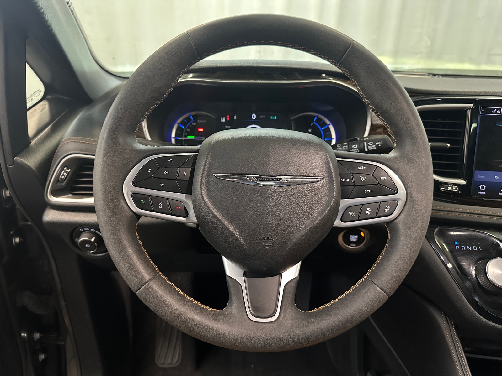 Thumbnail: 2022 Chrysler Pacifica - 4