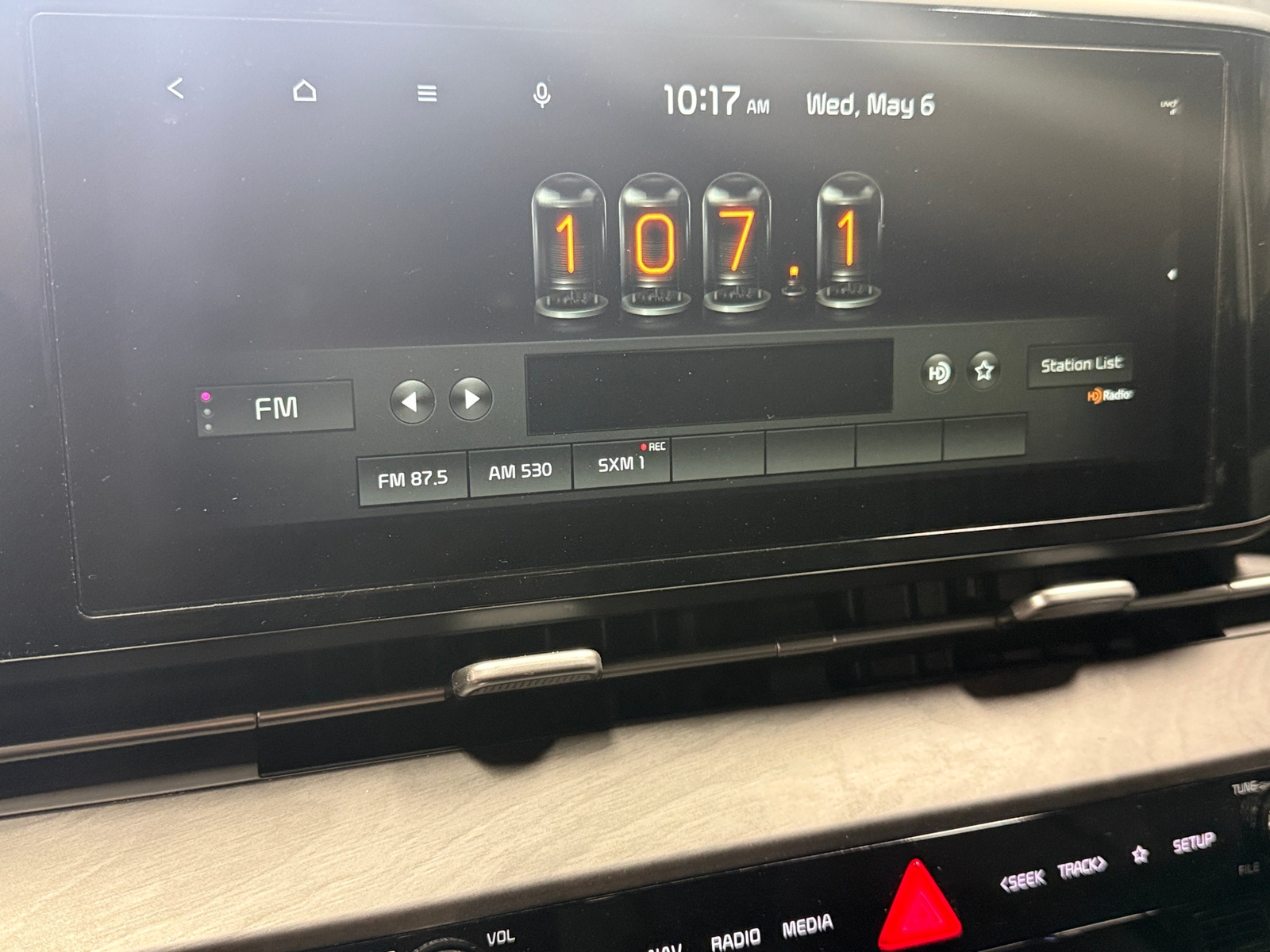 Thumbnail: 2022 Kia Carnival - 3
