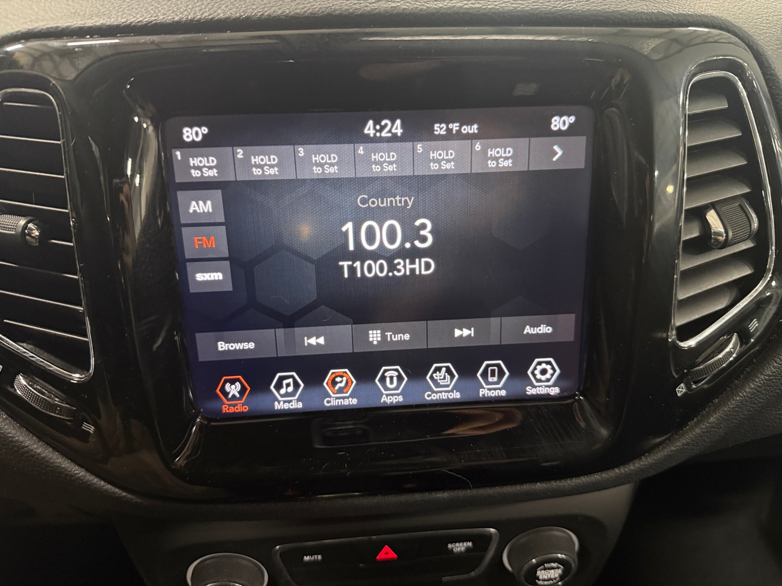 Thumbnail: 2019 Jeep Compass - 3