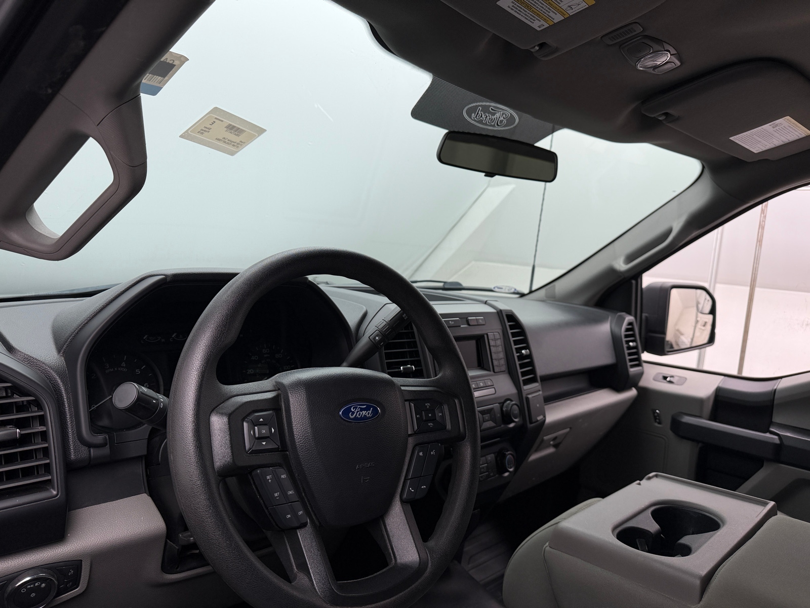 Thumbnail: 2018 Ford Econoline - 3