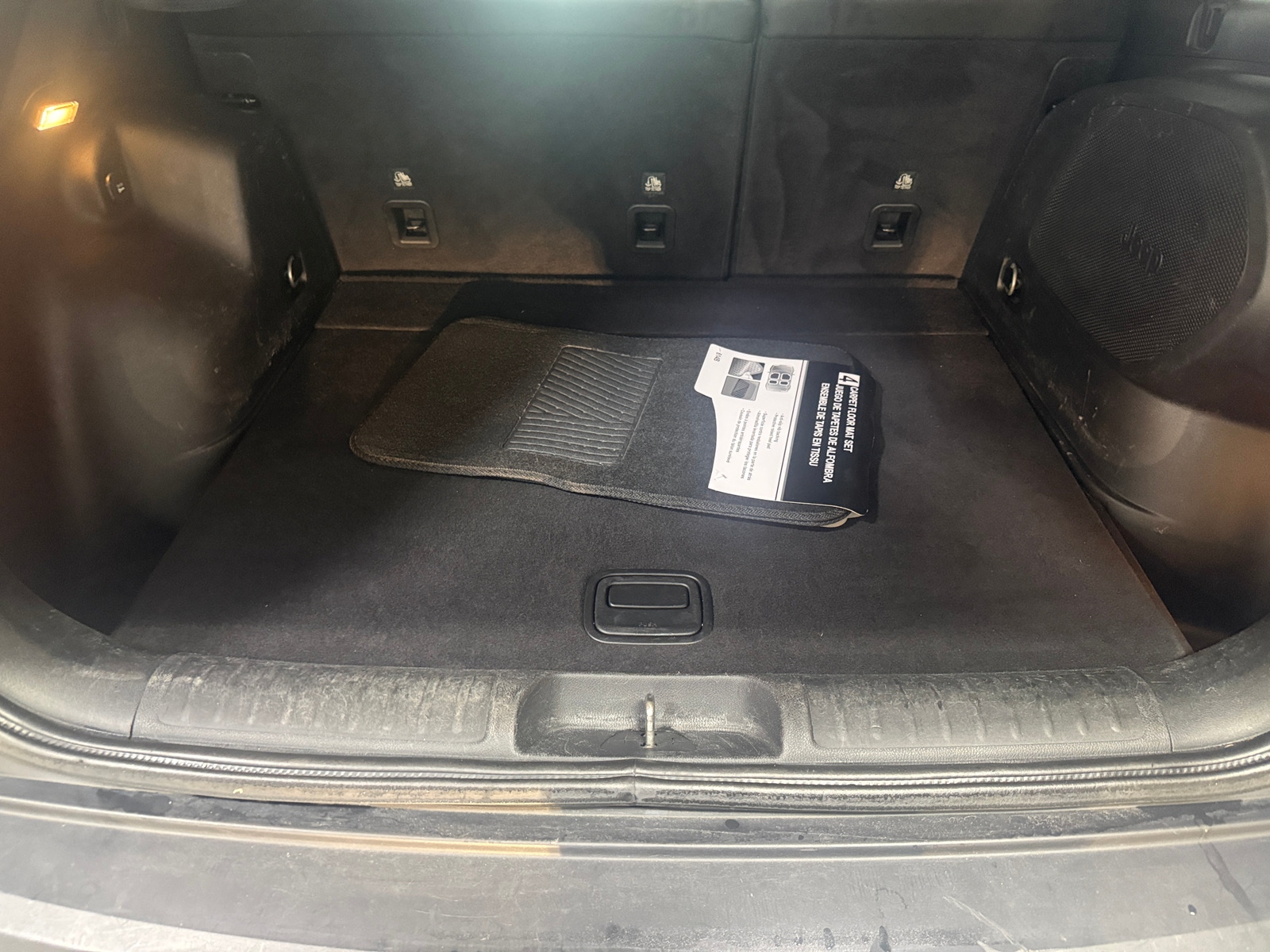 Thumbnail: 2019 Jeep Cherokee - 6