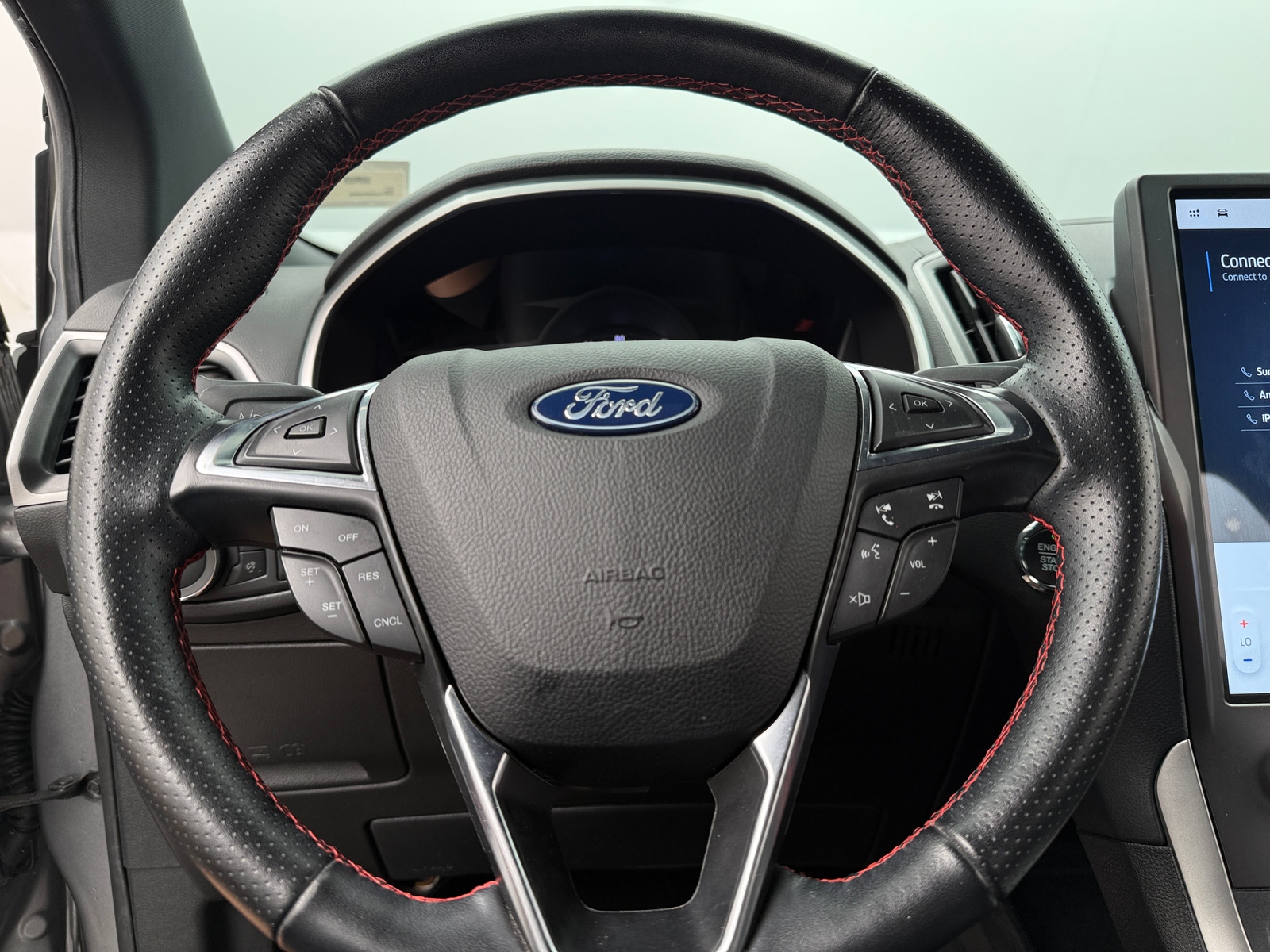 Thumbnail: 2021 Ford Edge - 4