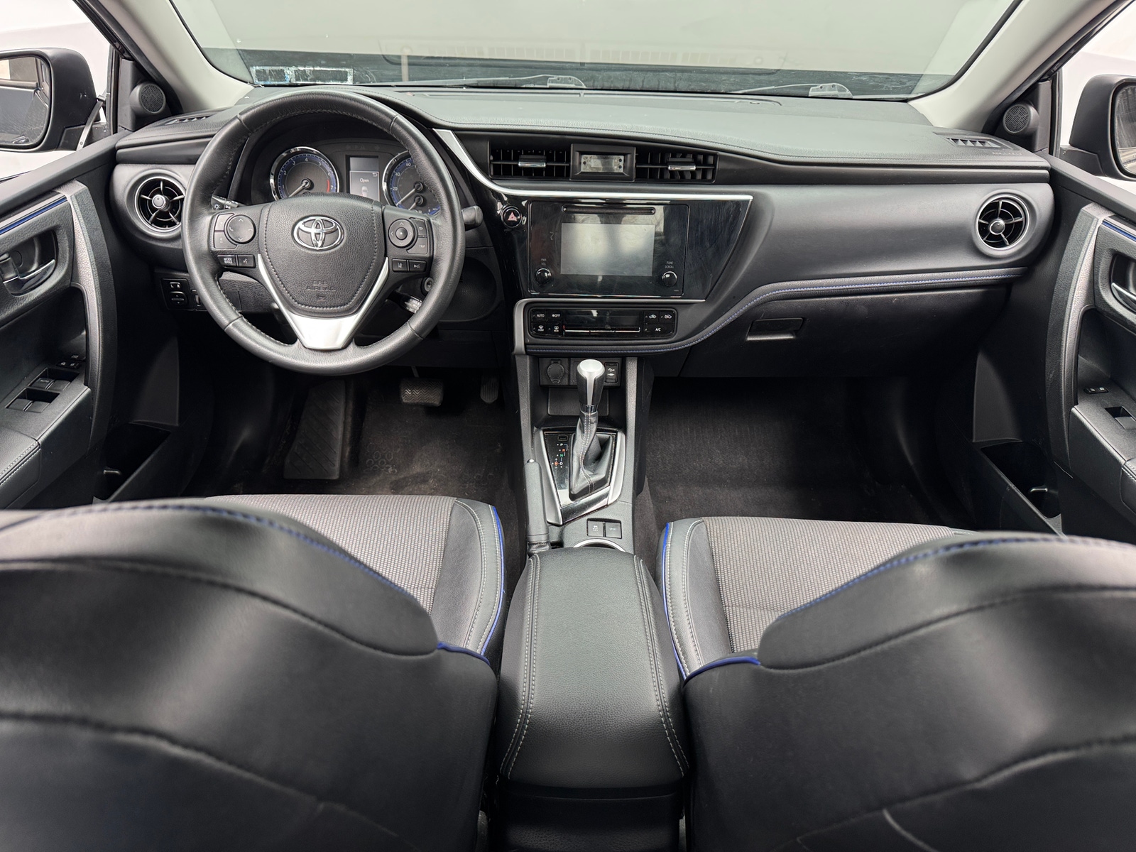 Thumbnail: 2018 Toyota Corolla - 3