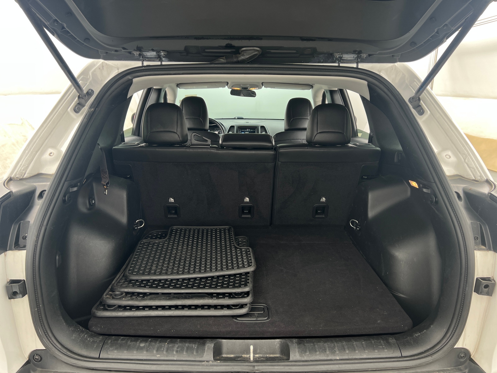 Thumbnail: 2020 Jeep Cherokee - 7