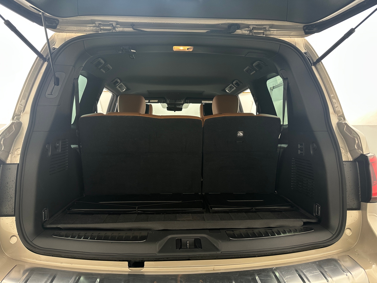 Thumbnail: 2023 INFINITI QX80 - 6