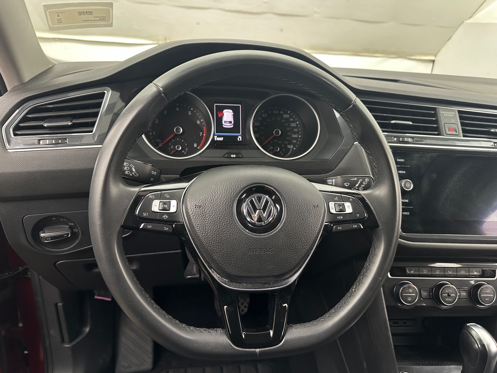Thumbnail: 2020 Volkswagen Tiguan - 4