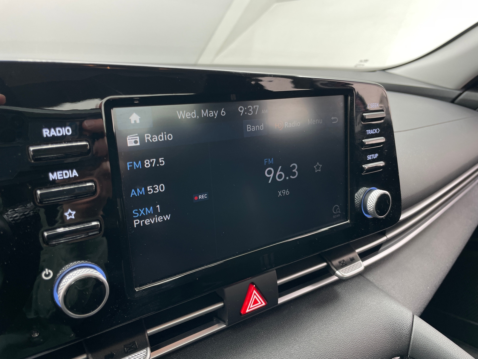 Thumbnail: 2021 Hyundai Elantra - 4