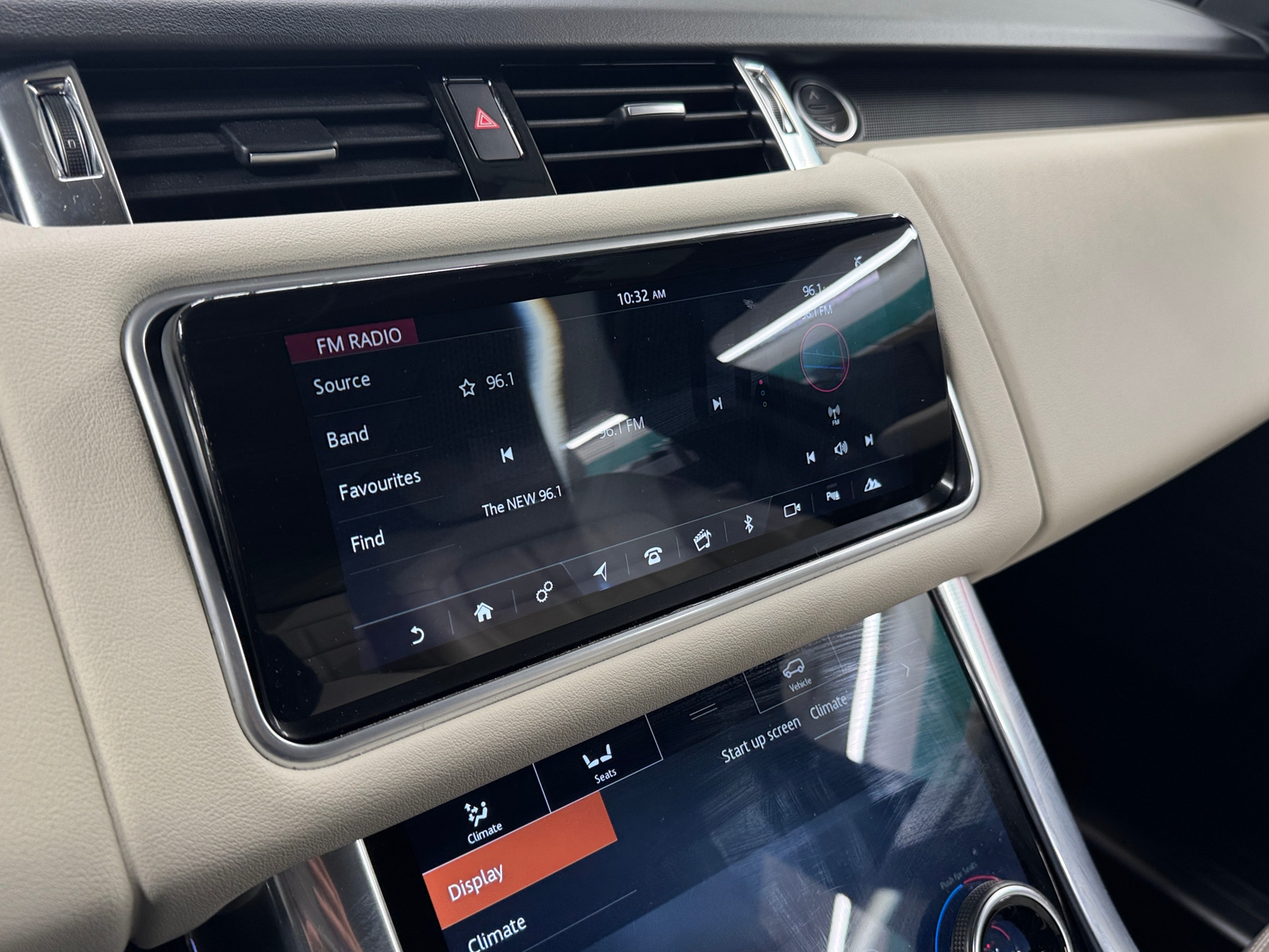 Thumbnail: 2021 Land Rover Range Rover Sport - 3
