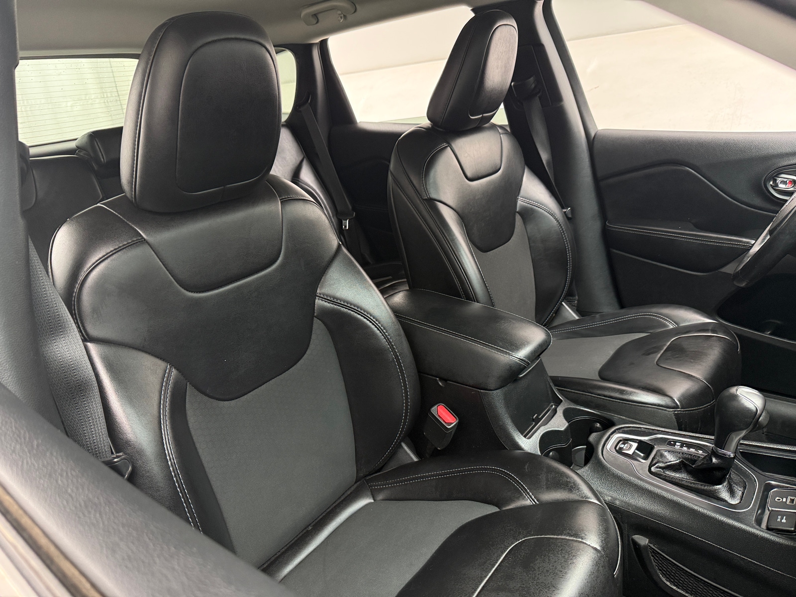 Thumbnail: 2019 Jeep Cherokee - 2