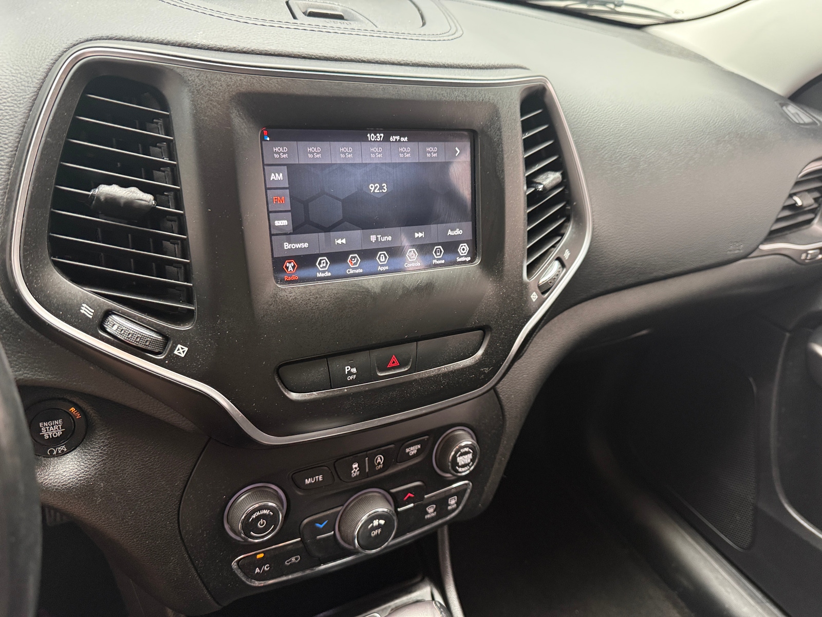 Thumbnail: 2019 Jeep Cherokee - 4
