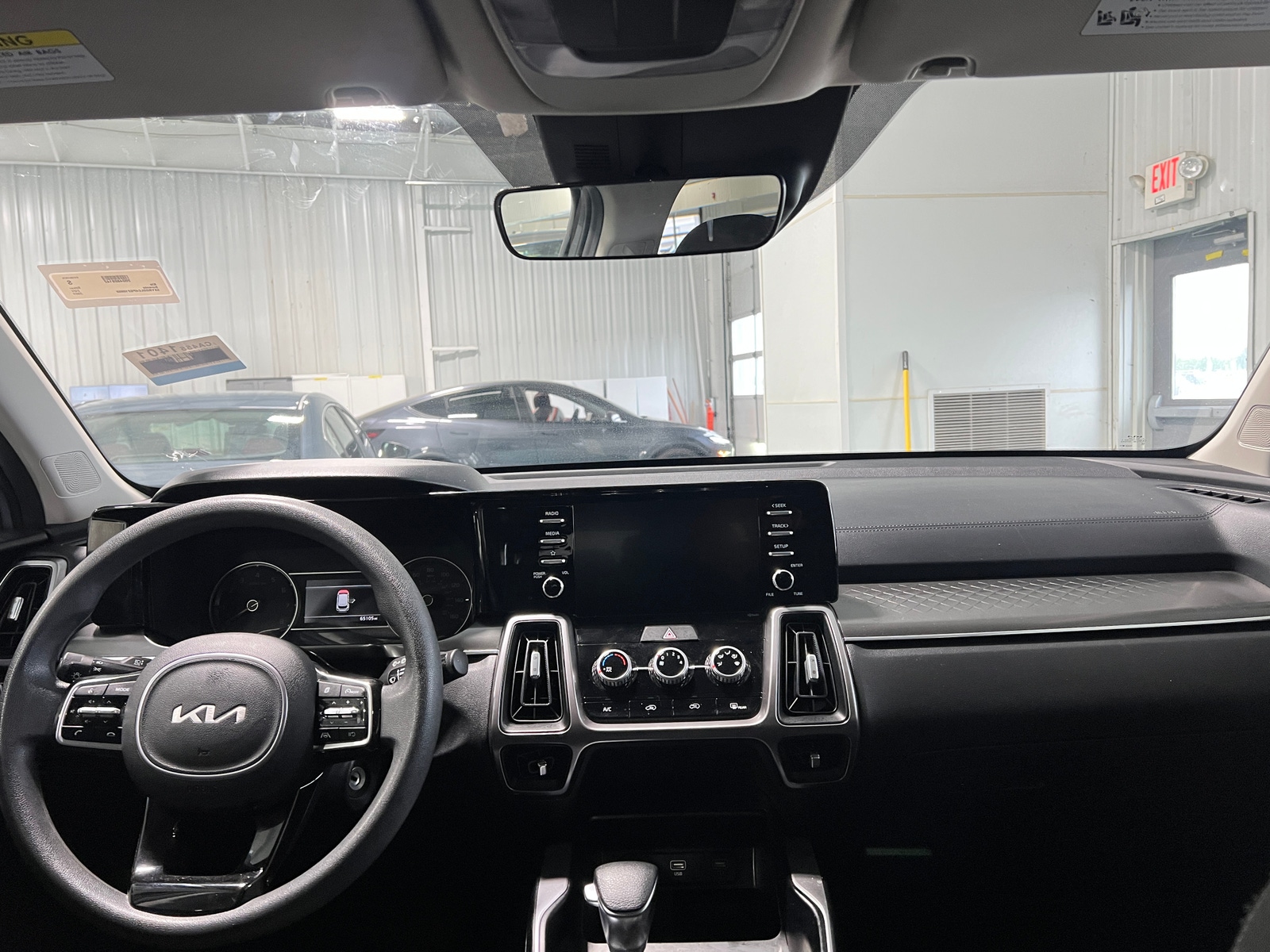 Thumbnail: 2023 Kia Sorento - 3