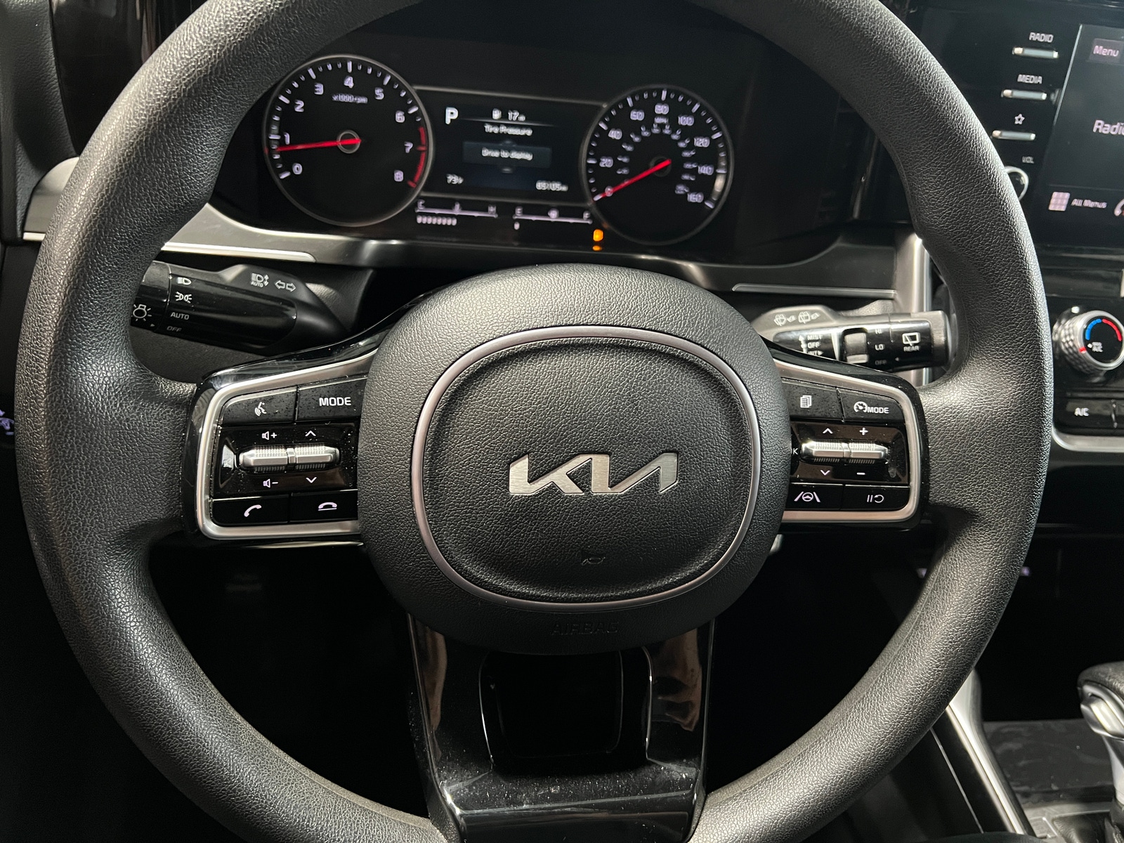Thumbnail: 2023 Kia Sorento - 5