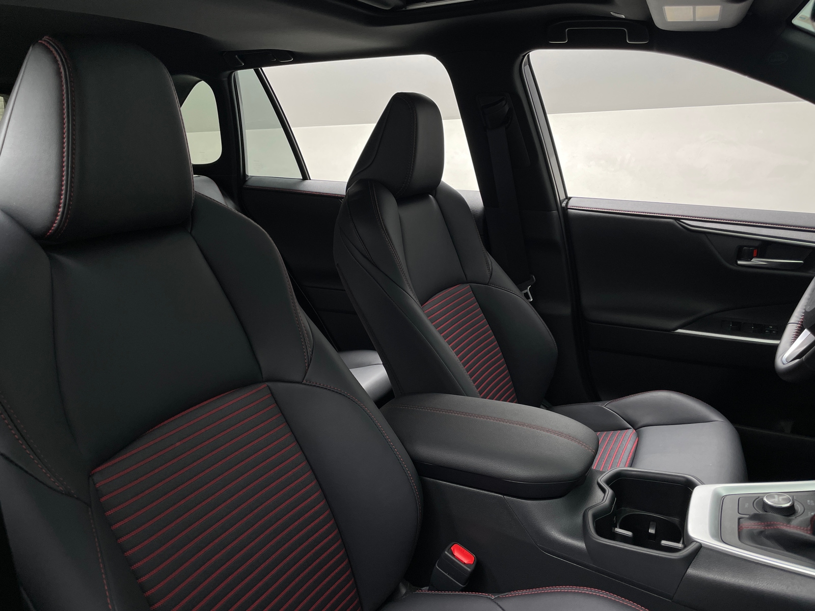 Thumbnail: 2025 Toyota RAV4 - 2