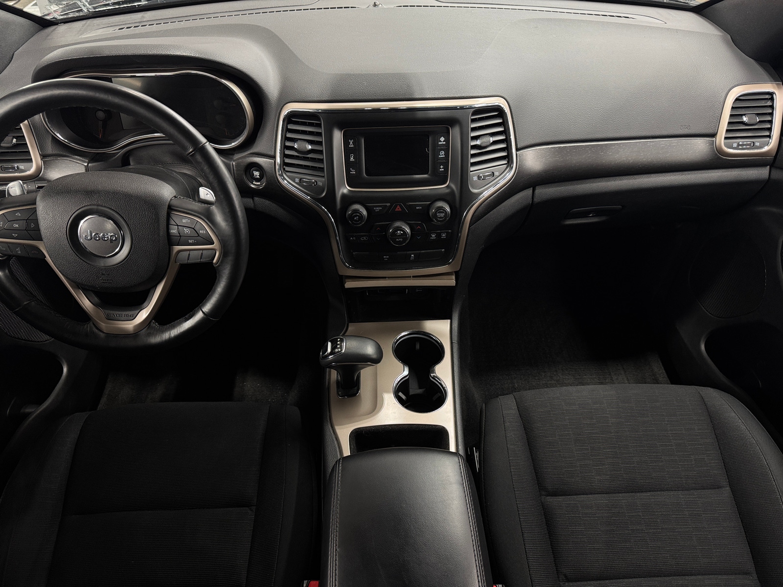 Thumbnail: 2015 Jeep Grand Cherokee - 3