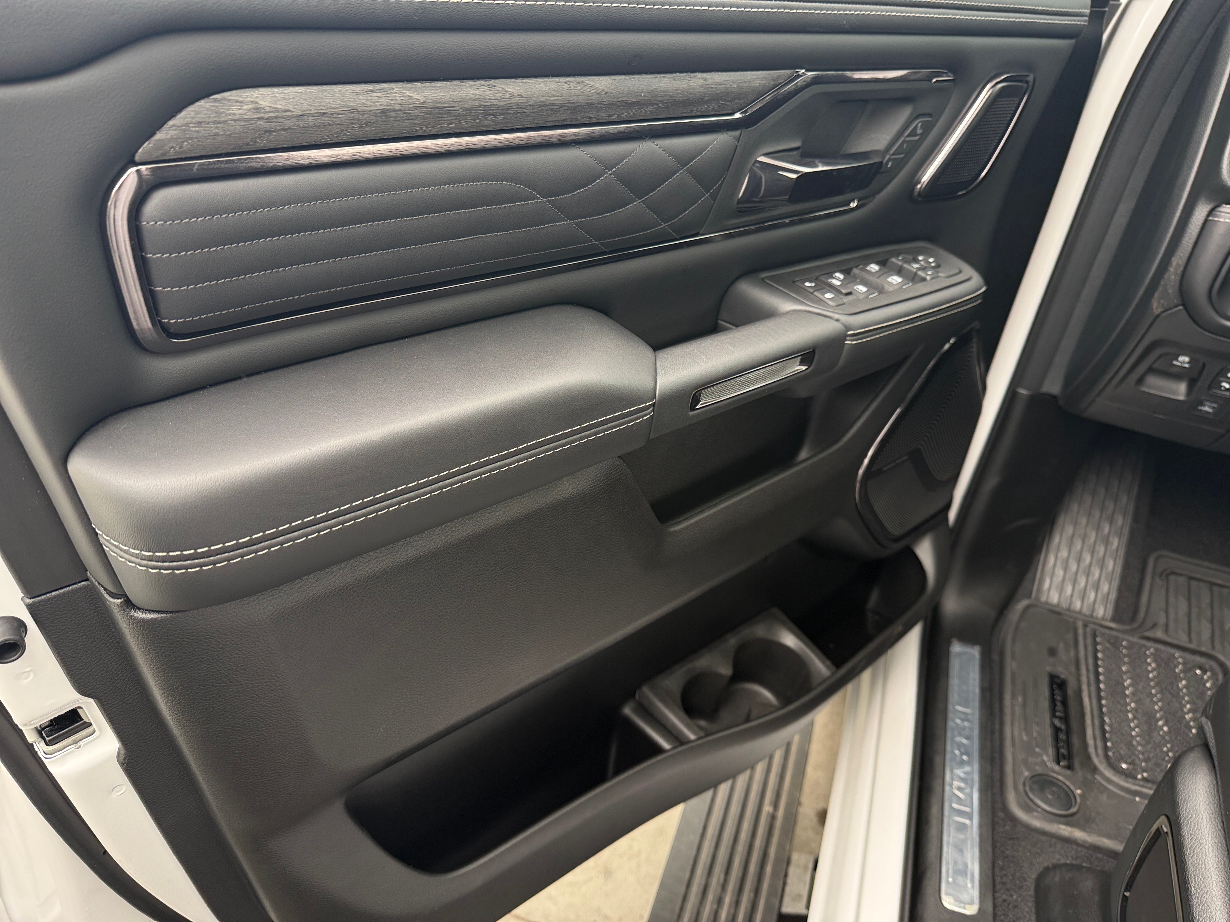 2026 RAM 1500 Limited - Photo 13
