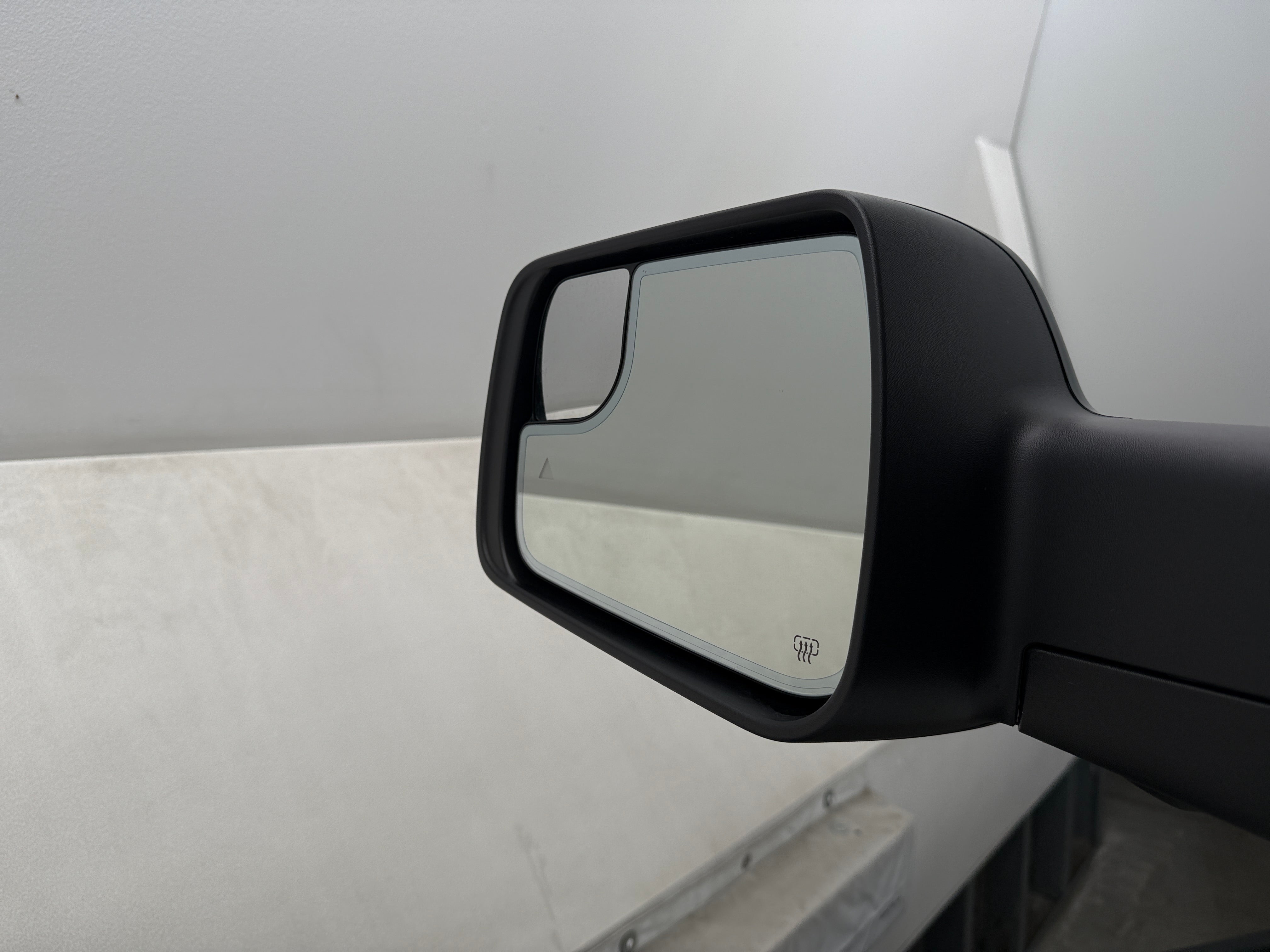 2026 RAM 1500 Limited - Photo 17