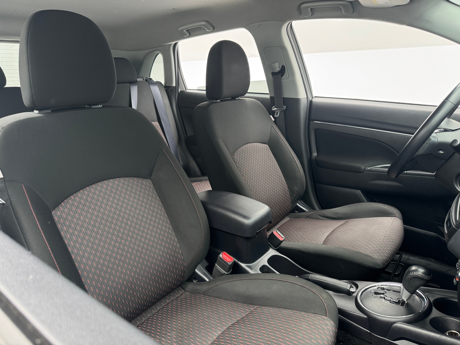 Thumbnail: 2017 Mitsubishi Outlander Sport - 2