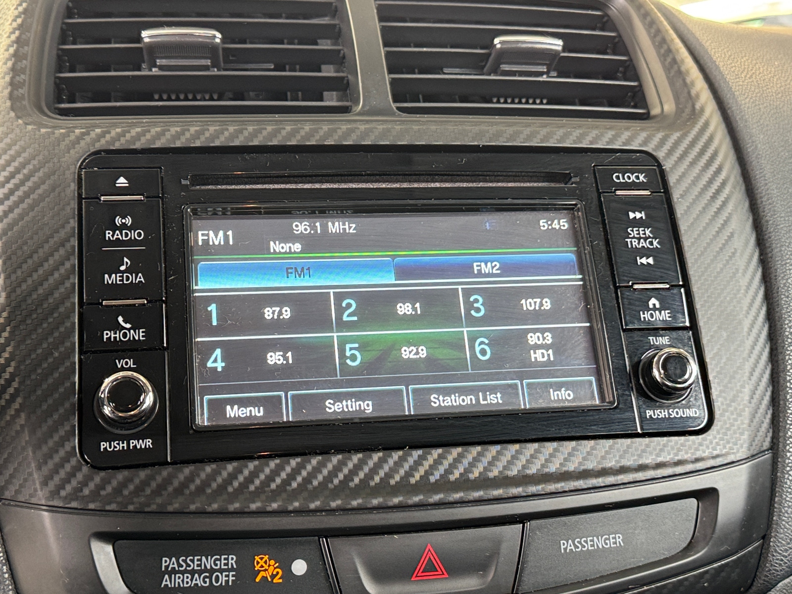 Thumbnail: 2017 Mitsubishi Outlander Sport - 4