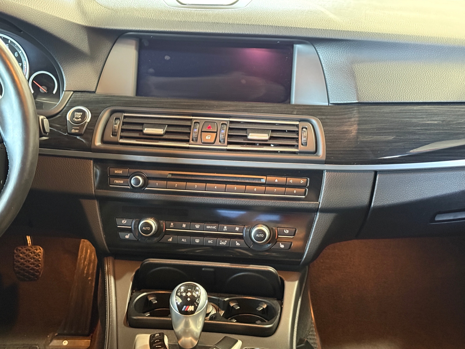 Thumbnail: 2013 BMW M5 - 3
