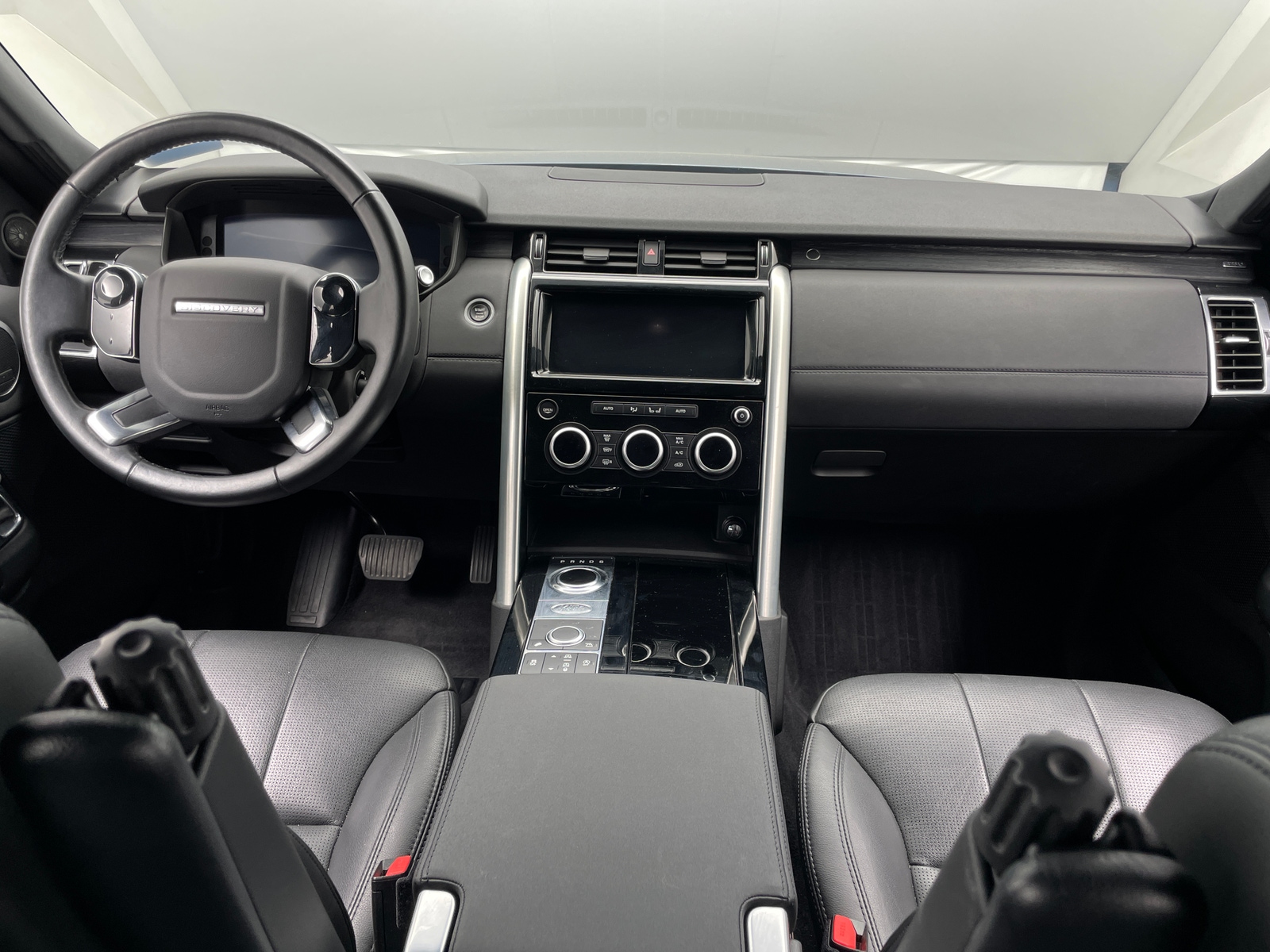 Thumbnail: 2019 Land Rover Discovery - 2