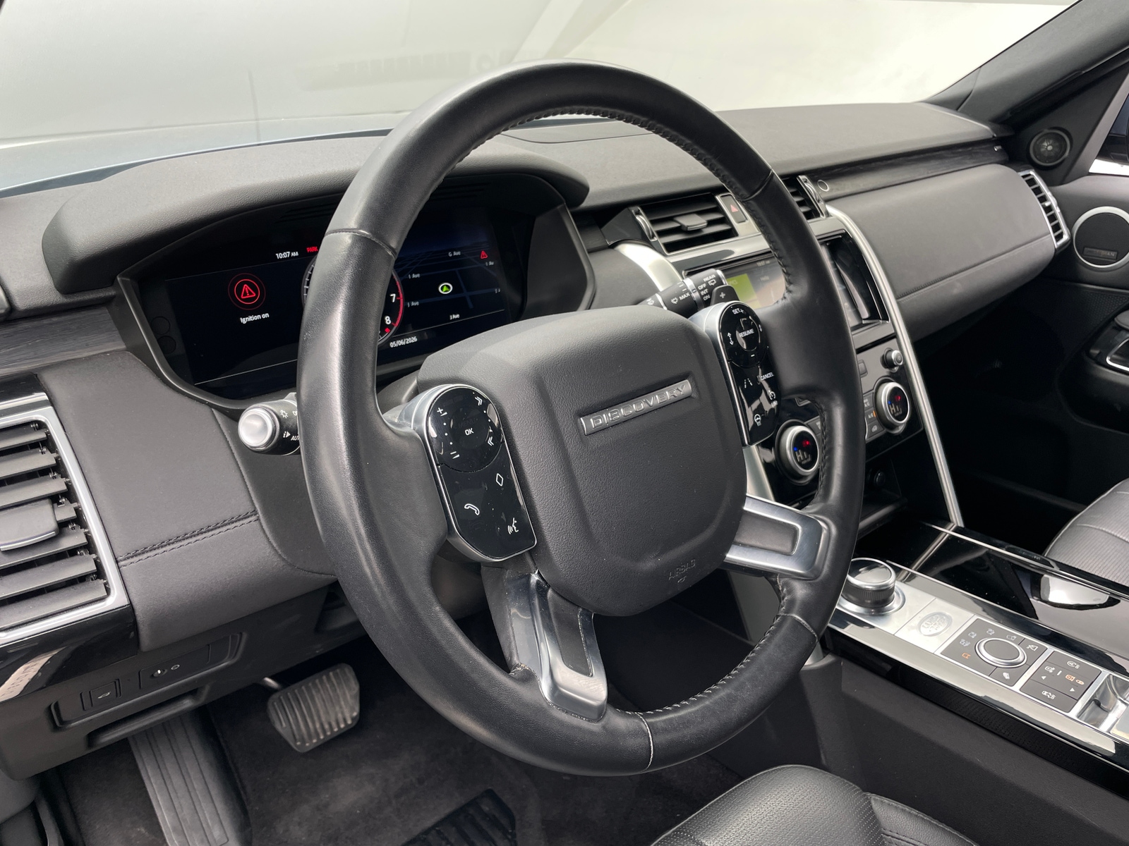 Thumbnail: 2019 Land Rover Discovery - 4
