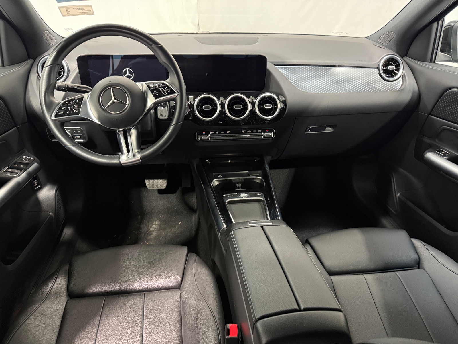 Thumbnail: 2025 Mercedes-Benz GLA - 2