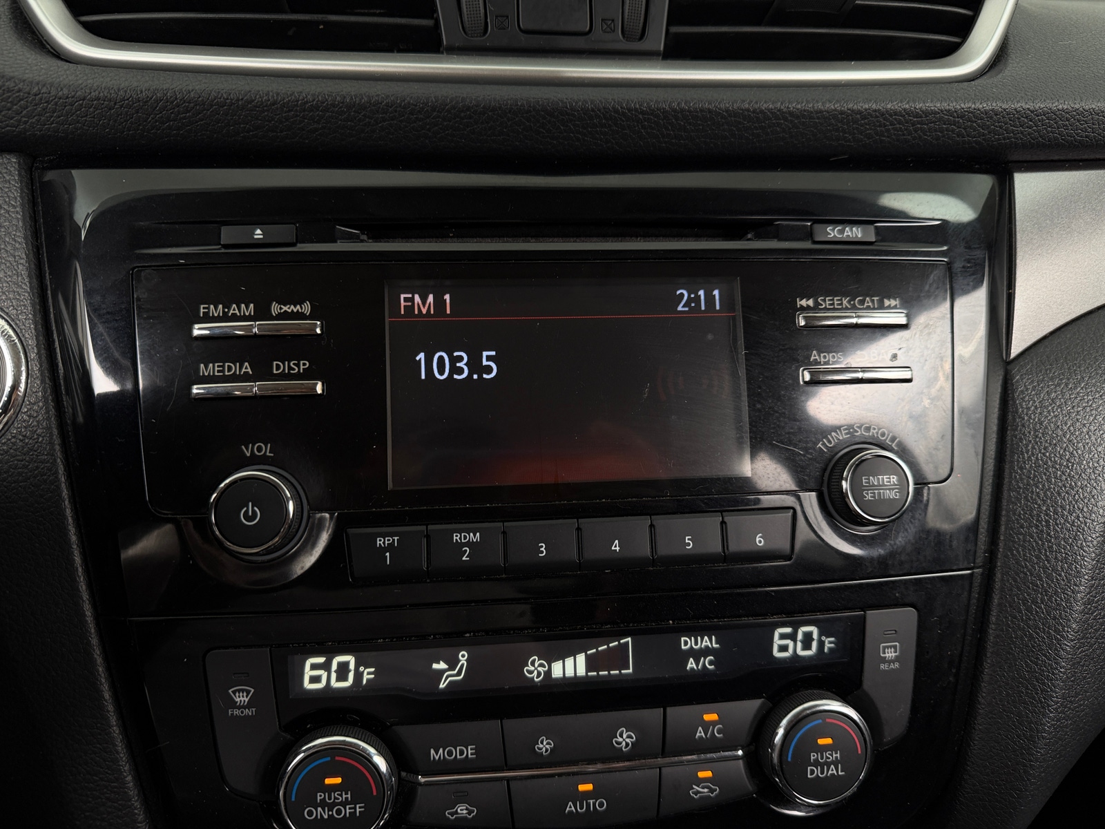 Thumbnail: 2016 Nissan Rogue - 4
