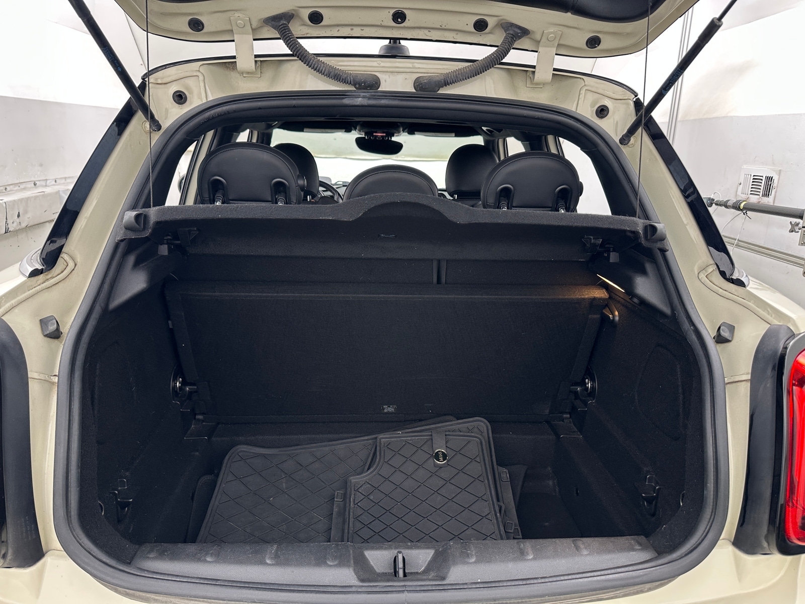 Thumbnail: 2019 MINI Cooper Hardtop - 6